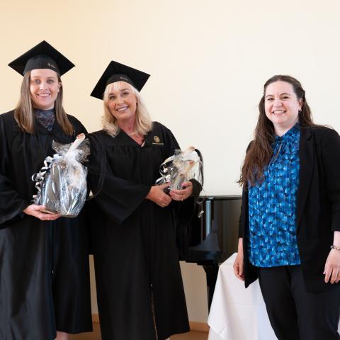 Karen Helga Díönudóttir, Díana Óskarsdóttir og Pollý Hilmarsdóttir, stjórnarkona MBA HÍ Alumni.
